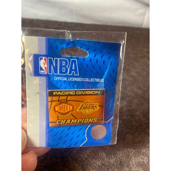 NBA official Licensed collectable pins Los Angels Lakers 3 pins - Picture 3 of 5